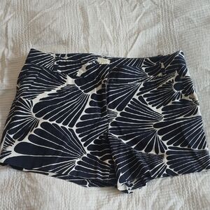 J.Crew Blue and White Patterned Shorts Size 8